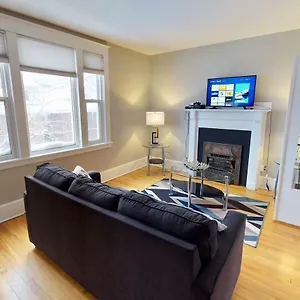 Bright, Clean, Private. In The Heart Of Downtown! Parking, Wi-fi And Netflix Included Appartement Ottawa